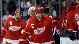  Henrik Zetterberg scored three goals, and his second assist of the game set up Pavel Datsyuk's tiebreaking goal at : of third period to help the Detroit Red Wings beat the St. Louis - on Friday night.